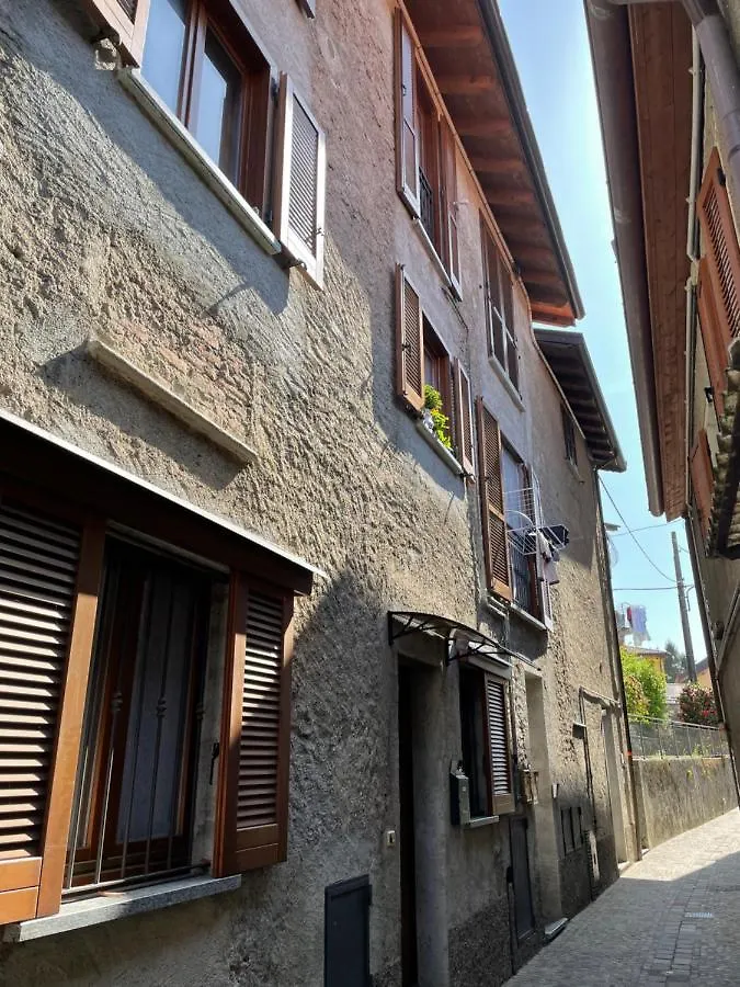 La Casa Sul Sasso In Town Serviced Accommodations 데르비오 0*,