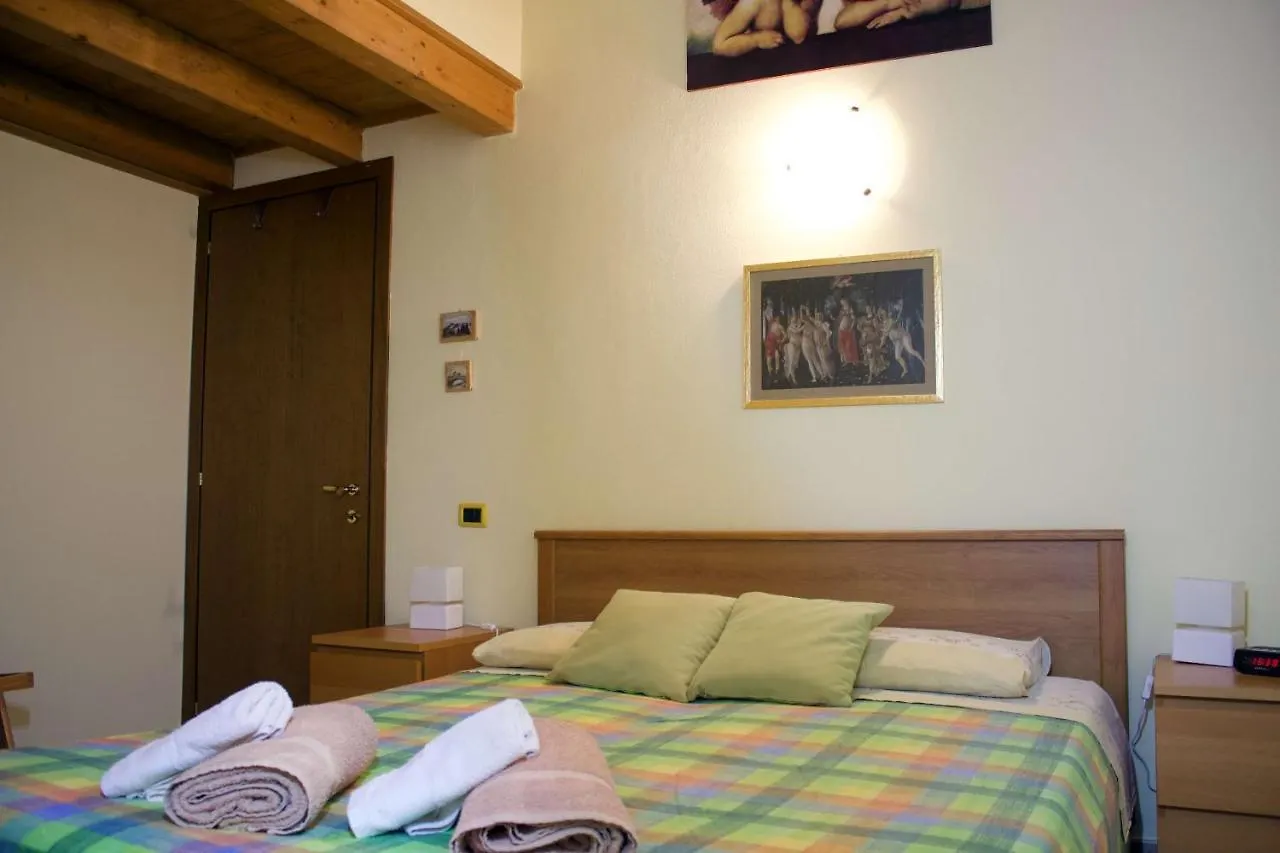 La Casa Sul Sasso In Town Serviced Accommodations Dervio Aparthotel