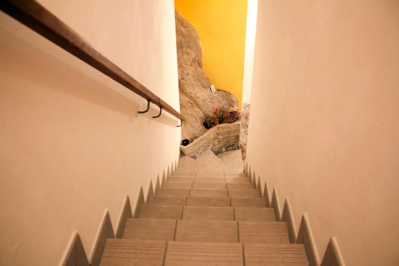 La Casa Sul Sasso In Town Serviced Accommodations Dervio Aparthotel